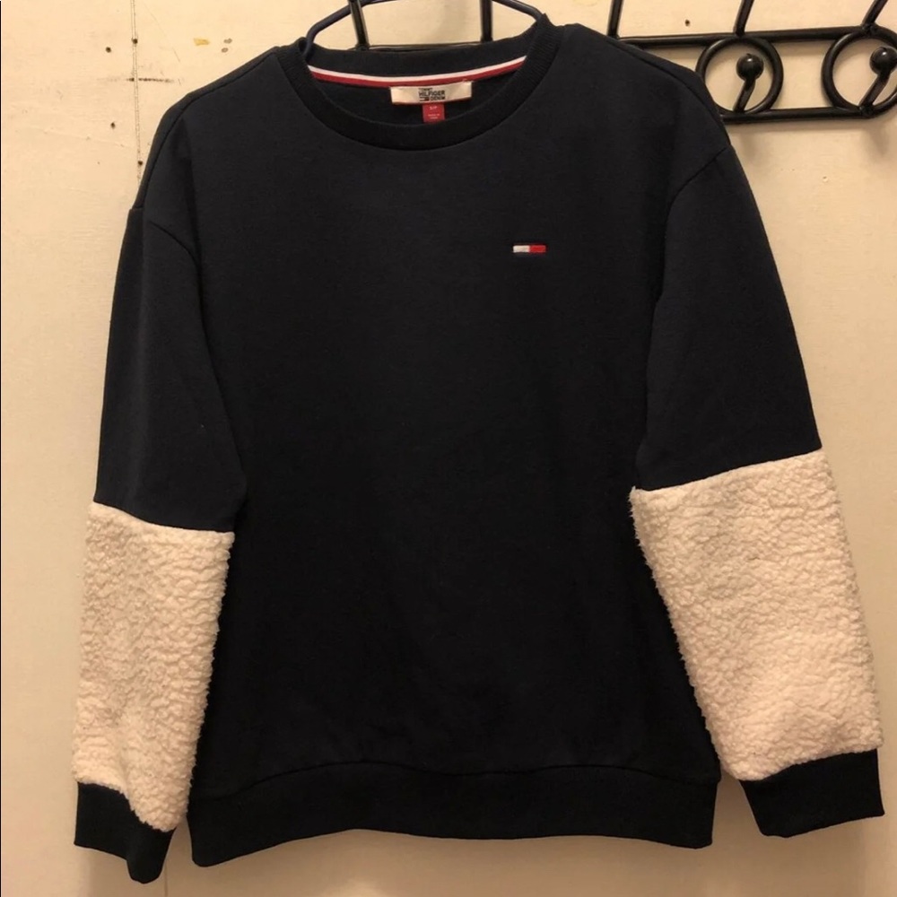 Tommy Hilfiger sweater shirt sizeS